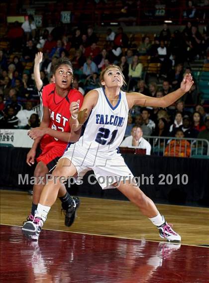 Thumbnail 1 in Highlands Ranch vs. Denver East (5A Quarterfinals) photogallery.