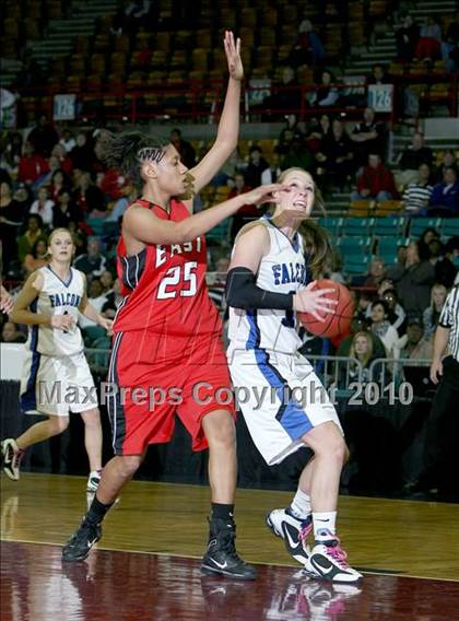 Thumbnail 1 in Highlands Ranch vs. Denver East (5A Quarterfinals) photogallery.