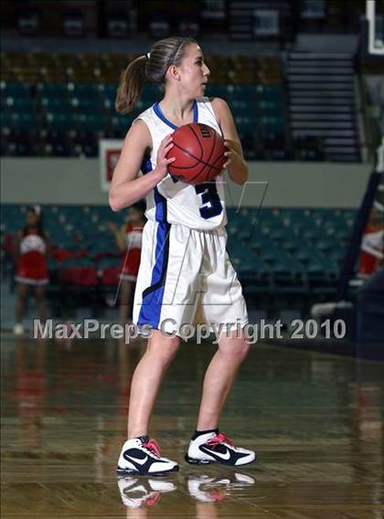 Thumbnail 2 in Highlands Ranch vs. Denver East (5A Quarterfinals) photogallery.