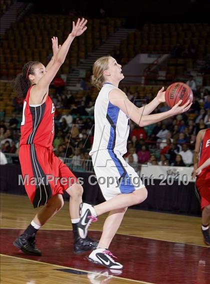 Thumbnail 1 in Highlands Ranch vs. Denver East (5A Quarterfinals) photogallery.