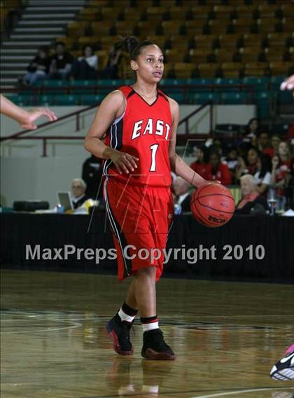 Thumbnail 1 in Highlands Ranch vs. Denver East (5A Quarterfinals) photogallery.