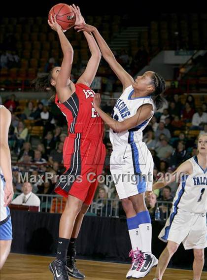 Thumbnail 1 in Highlands Ranch vs. Denver East (5A Quarterfinals) photogallery.