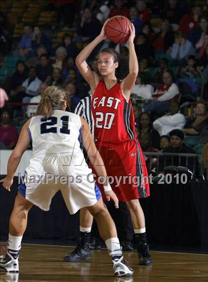 Thumbnail 1 in Highlands Ranch vs. Denver East (5A Quarterfinals) photogallery.