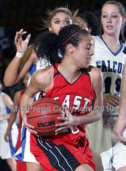 Thumbnail 1 in Highlands Ranch vs. Denver East (5A Quarterfinals) photogallery.