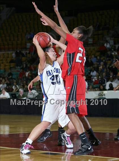 Thumbnail 3 in Highlands Ranch vs. Denver East (5A Quarterfinals) photogallery.