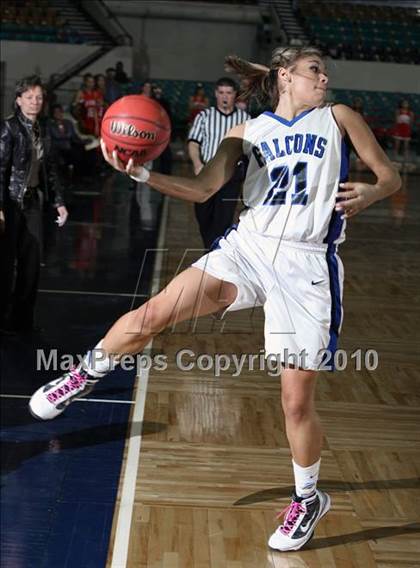 Thumbnail 3 in Highlands Ranch vs. Denver East (5A Quarterfinals) photogallery.