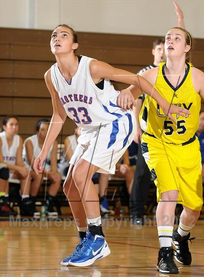 Thumbnail 3 in River City vs. Christian Brothers (Christian Brothers Holiday Classic) photogallery.