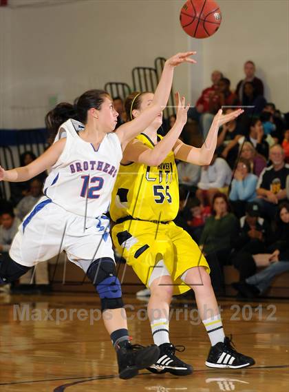 Thumbnail 2 in River City vs. Christian Brothers (Christian Brothers Holiday Classic) photogallery.