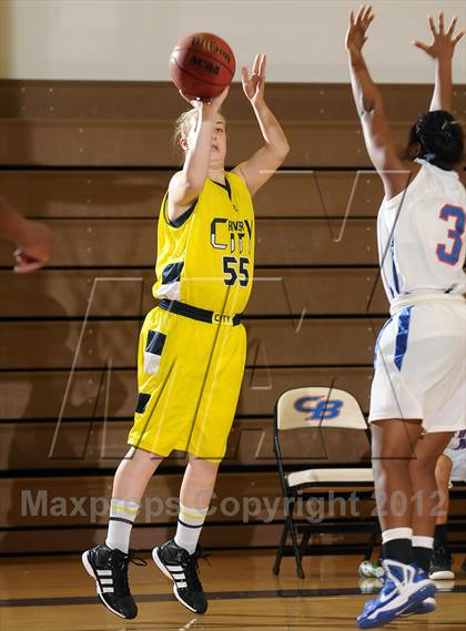 Thumbnail 3 in River City vs. Christian Brothers (Christian Brothers Holiday Classic) photogallery.