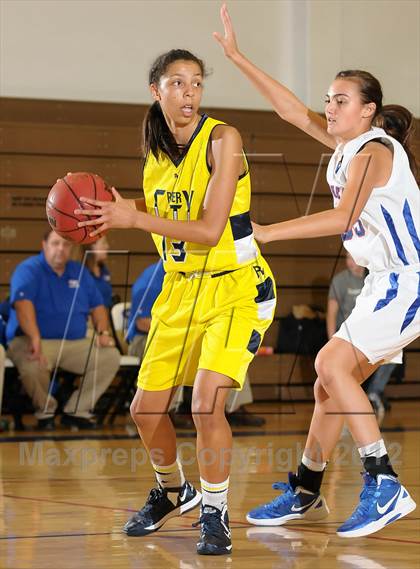 Thumbnail 1 in River City vs. Christian Brothers (Christian Brothers Holiday Classic) photogallery.