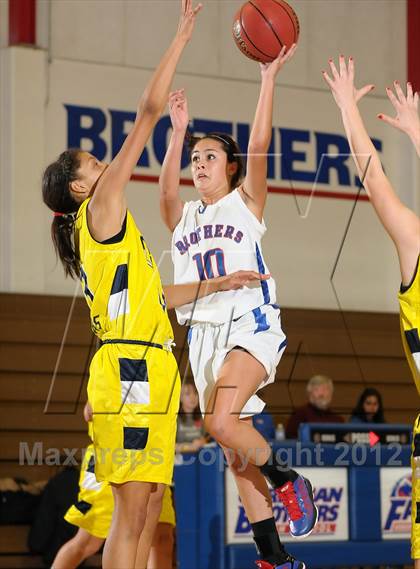Thumbnail 3 in River City vs. Christian Brothers (Christian Brothers Holiday Classic) photogallery.