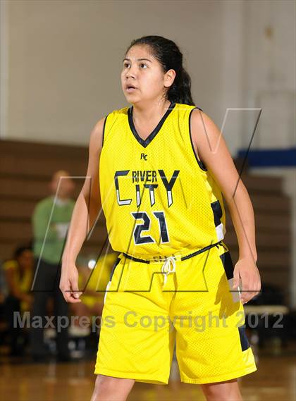 Thumbnail 2 in River City vs. Christian Brothers (Christian Brothers Holiday Classic) photogallery.