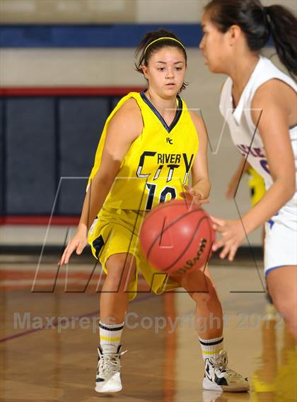 Thumbnail 1 in River City vs. Christian Brothers (Christian Brothers Holiday Classic) photogallery.