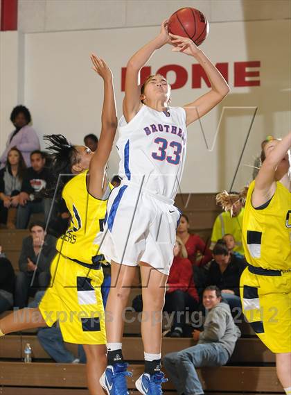 Thumbnail 2 in River City vs. Christian Brothers (Christian Brothers Holiday Classic) photogallery.