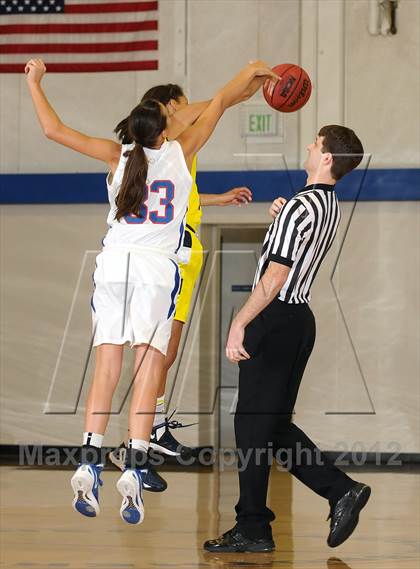 Thumbnail 1 in River City vs. Christian Brothers (Christian Brothers Holiday Classic) photogallery.