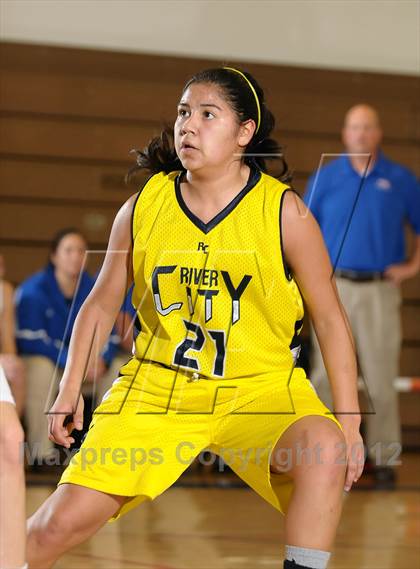 Thumbnail 1 in River City vs. Christian Brothers (Christian Brothers Holiday Classic) photogallery.