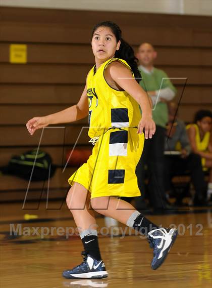 Thumbnail 3 in River City vs. Christian Brothers (Christian Brothers Holiday Classic) photogallery.