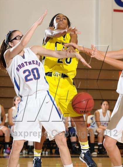 Thumbnail 2 in River City vs. Christian Brothers (Christian Brothers Holiday Classic) photogallery.