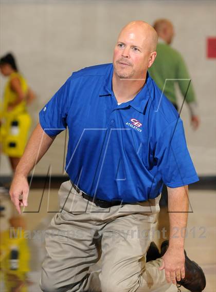 Thumbnail 3 in River City vs. Christian Brothers (Christian Brothers Holiday Classic) photogallery.