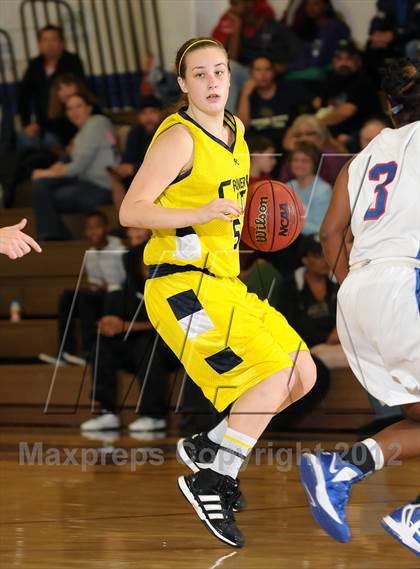 Thumbnail 3 in River City vs. Christian Brothers (Christian Brothers Holiday Classic) photogallery.
