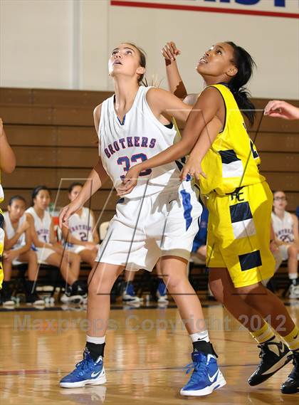 Thumbnail 3 in River City vs. Christian Brothers (Christian Brothers Holiday Classic) photogallery.