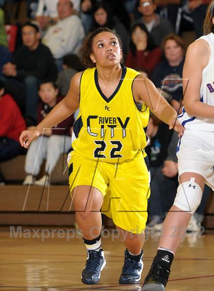 Thumbnail 2 in River City vs. Christian Brothers (Christian Brothers Holiday Classic) photogallery.