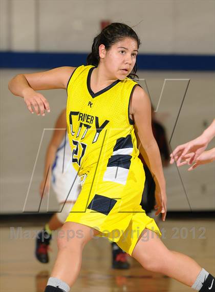 Thumbnail 3 in River City vs. Christian Brothers (Christian Brothers Holiday Classic) photogallery.