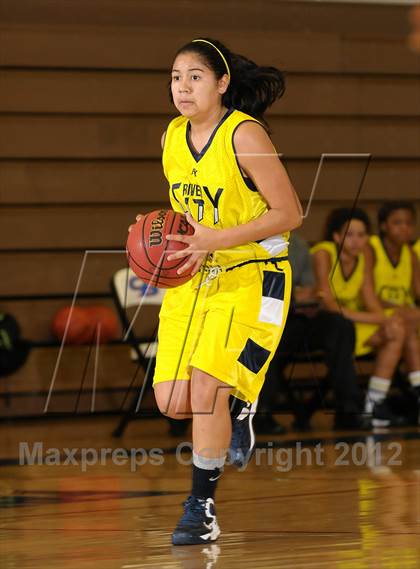 Thumbnail 3 in River City vs. Christian Brothers (Christian Brothers Holiday Classic) photogallery.