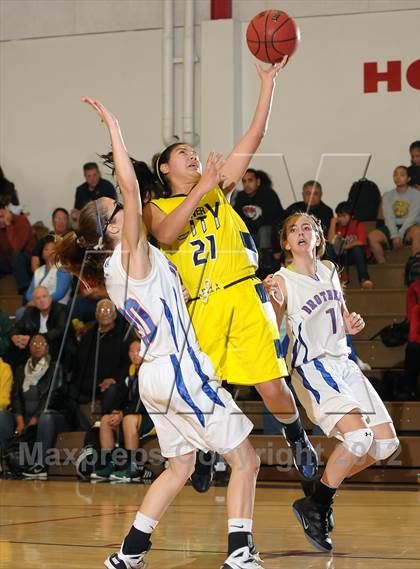 Thumbnail 3 in River City vs. Christian Brothers (Christian Brothers Holiday Classic) photogallery.
