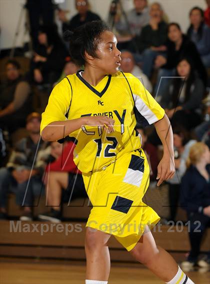 Thumbnail 1 in River City vs. Christian Brothers (Christian Brothers Holiday Classic) photogallery.