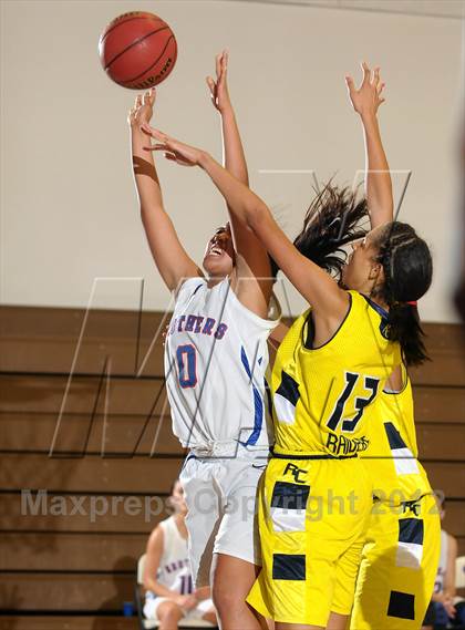 Thumbnail 3 in River City vs. Christian Brothers (Christian Brothers Holiday Classic) photogallery.