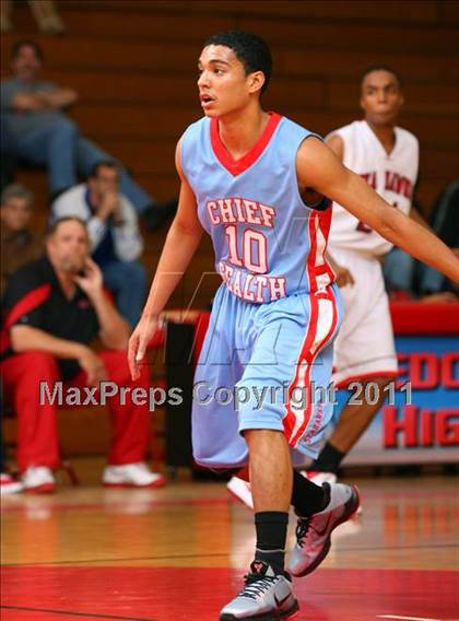 Thumbnail 3 in Redondo Union vs. Chief Sealth (Sea Hawk Classic) photogallery.