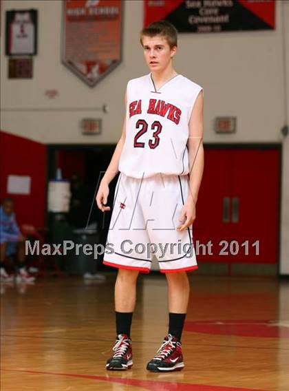 Thumbnail 2 in Redondo Union vs. Chief Sealth (Sea Hawk Classic) photogallery.