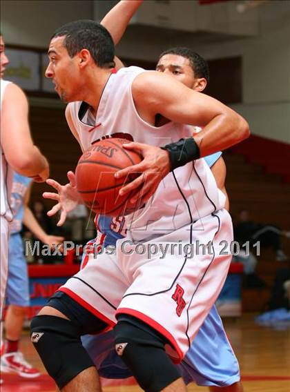 Thumbnail 2 in Redondo Union vs. Chief Sealth (Sea Hawk Classic) photogallery.