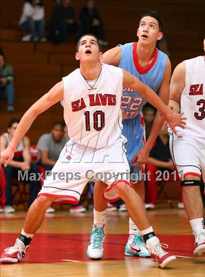 Thumbnail 1 in Redondo Union vs. Chief Sealth (Sea Hawk Classic) photogallery.