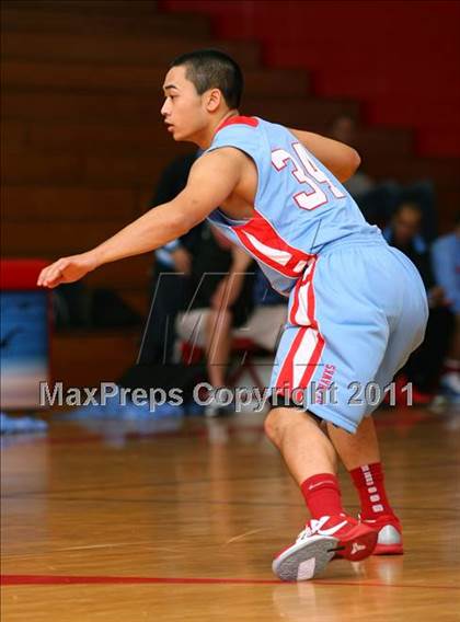 Thumbnail 2 in Redondo Union vs. Chief Sealth (Sea Hawk Classic) photogallery.