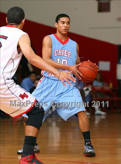 Thumbnail 3 in Redondo Union vs. Chief Sealth (Sea Hawk Classic) photogallery.