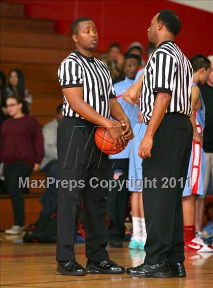 Thumbnail 1 in Redondo Union vs. Chief Sealth (Sea Hawk Classic) photogallery.