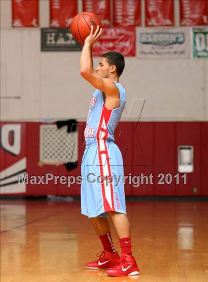 Thumbnail 2 in Redondo Union vs. Chief Sealth (Sea Hawk Classic) photogallery.