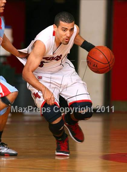 Thumbnail 2 in Redondo Union vs. Chief Sealth (Sea Hawk Classic) photogallery.