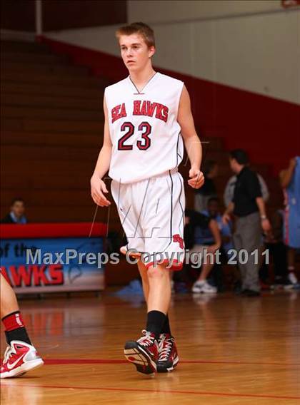 Thumbnail 2 in Redondo Union vs. Chief Sealth (Sea Hawk Classic) photogallery.
