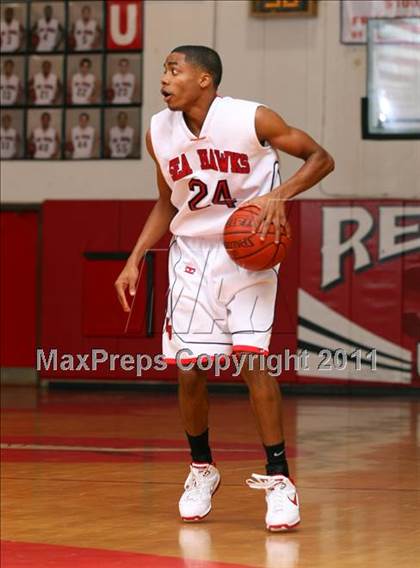 Thumbnail 2 in Redondo Union vs. Chief Sealth (Sea Hawk Classic) photogallery.