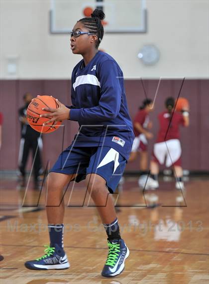 Thumbnail 3 in Lower Merion vs Midwood (Philly-NY Challenge) photogallery.