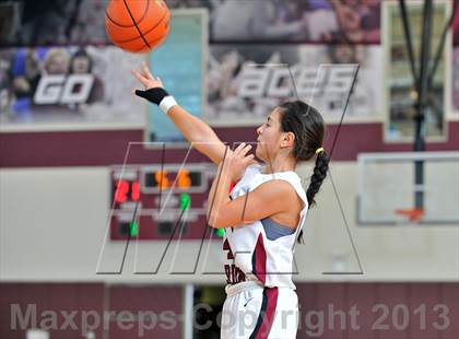Thumbnail 1 in Lower Merion vs Midwood (Philly-NY Challenge) photogallery.