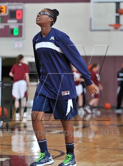 Thumbnail 1 in Lower Merion vs Midwood (Philly-NY Challenge) photogallery.