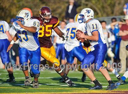 Thumbnail 2 in Warren vs Loyola Academy (IHSA Class 8A Playoffs) photogallery.