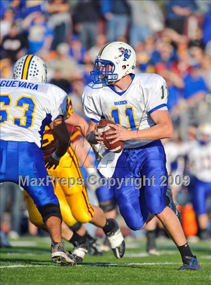 Thumbnail 1 in Warren vs Loyola Academy (IHSA Class 8A Playoffs) photogallery.