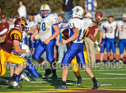 Thumbnail 1 in Warren vs Loyola Academy (IHSA Class 8A Playoffs) photogallery.