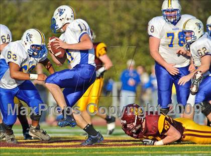 Thumbnail 1 in Warren vs Loyola Academy (IHSA Class 8A Playoffs) photogallery.