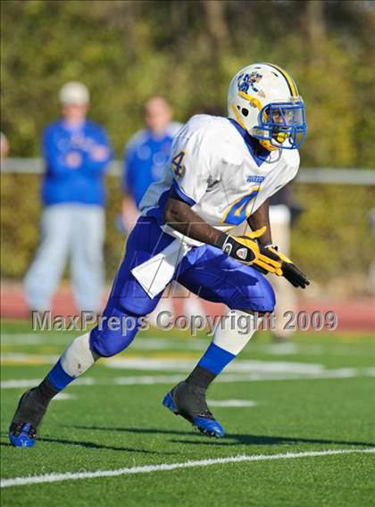 Thumbnail 2 in Warren vs Loyola Academy (IHSA Class 8A Playoffs) photogallery.